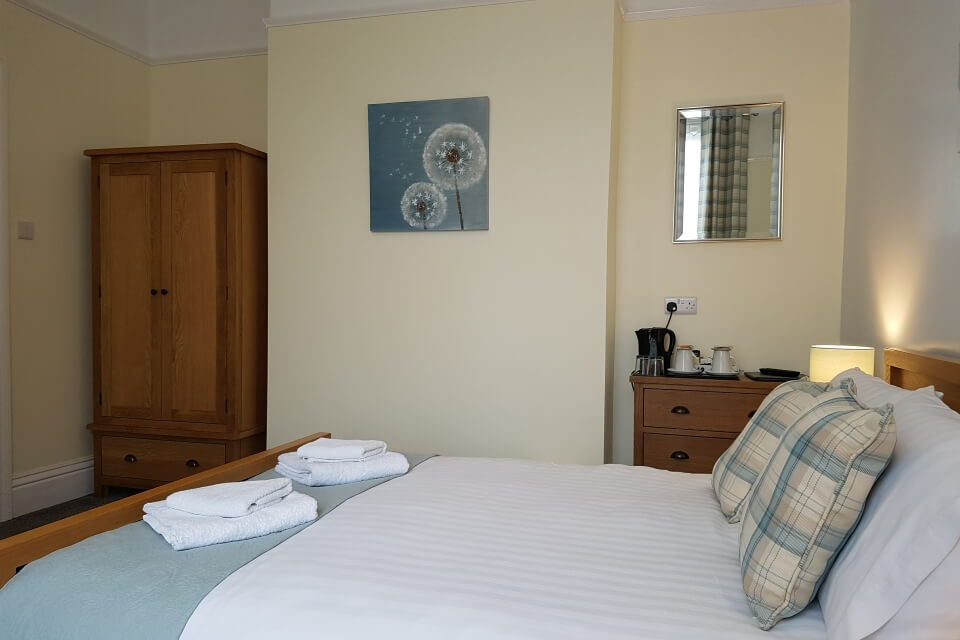 Tennyson Bridlington Room 3 Double En-Suite First Floor Tennyson Bridlington Room 3 Double En-Suite First Floor